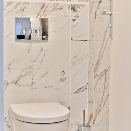 Spacieux Avec Balcon Le Bon Marche Apartmán