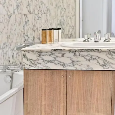 Apartamento Spacieux Avec Balcon Le Bon Marche *