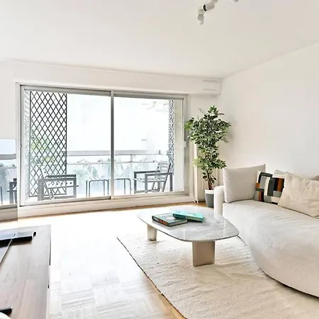 Spacieux Avec Balcon Le Bon Marche *